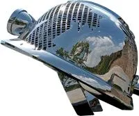 Каска скульптура абстрактная скульптура из нержавеющей стали на заказ — Сургут